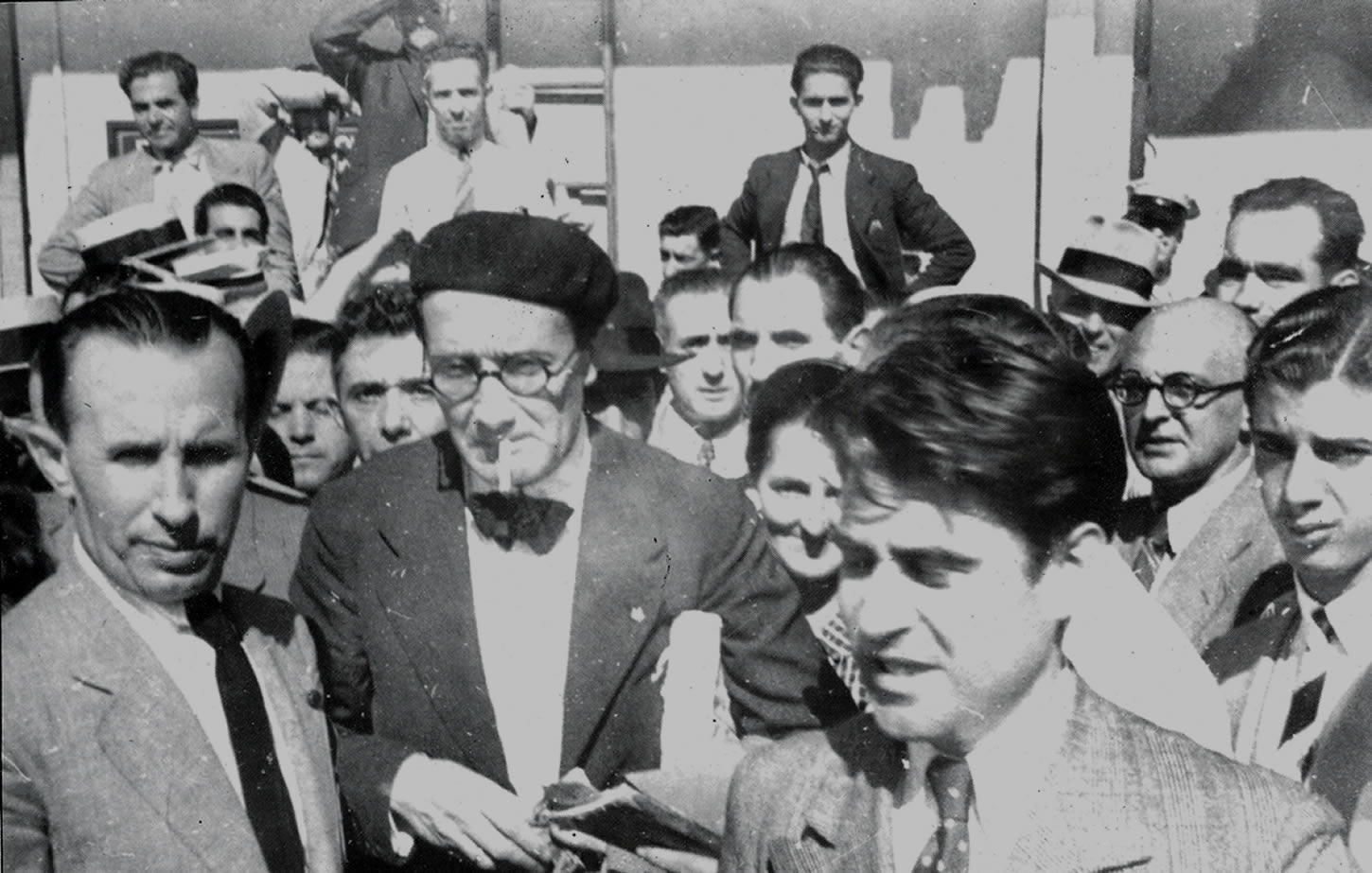Castelao addressing a gathering in Havana, 1938