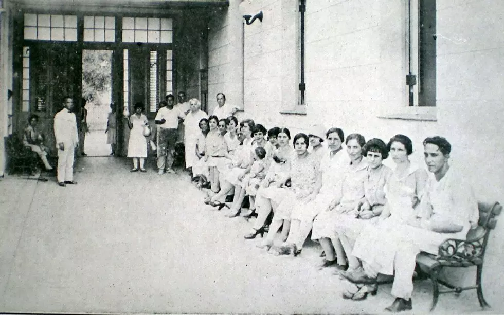 Nurses of the Hijas de Galicia society in uniform